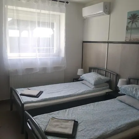 Motel M0 Lakihegy Horgony U 10 *