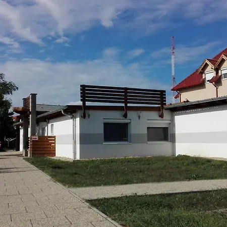 M0 Lakihegy Motel, Horgony U 10 *